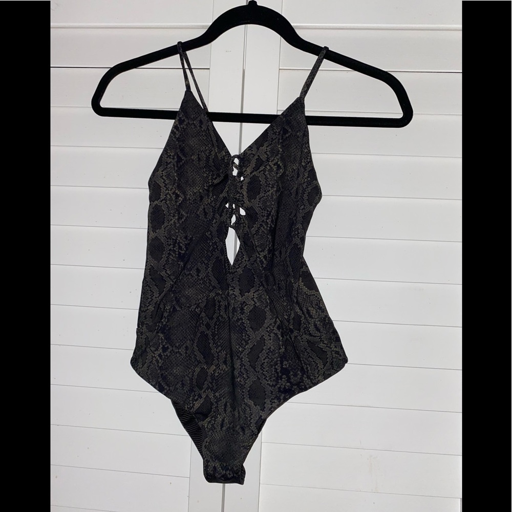 Acacia Swimwear NWT Kokomo in Sage Python Medium